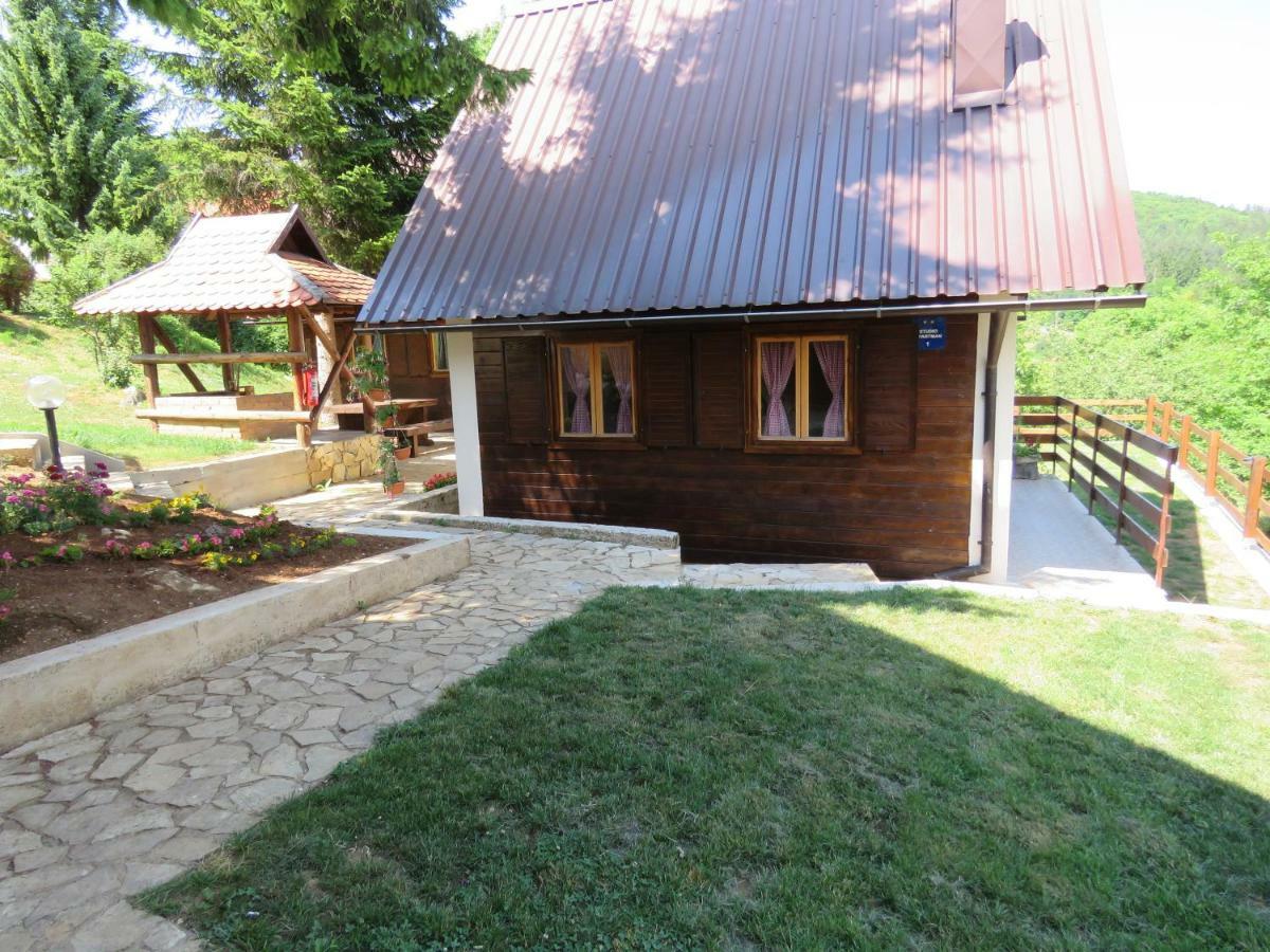 Guesthouse Stefanac Otočac Dış mekan fotoğraf