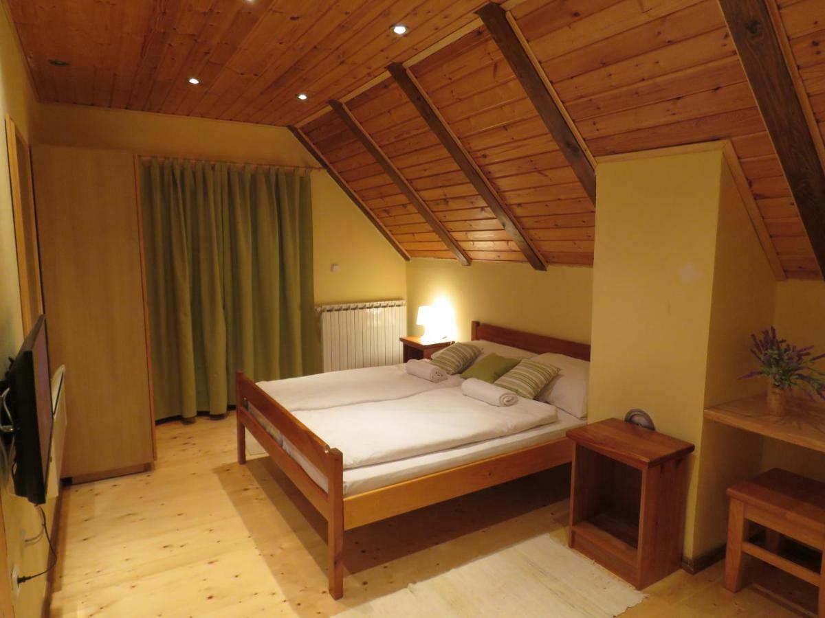 Guesthouse Stefanac Otočac Dış mekan fotoğraf