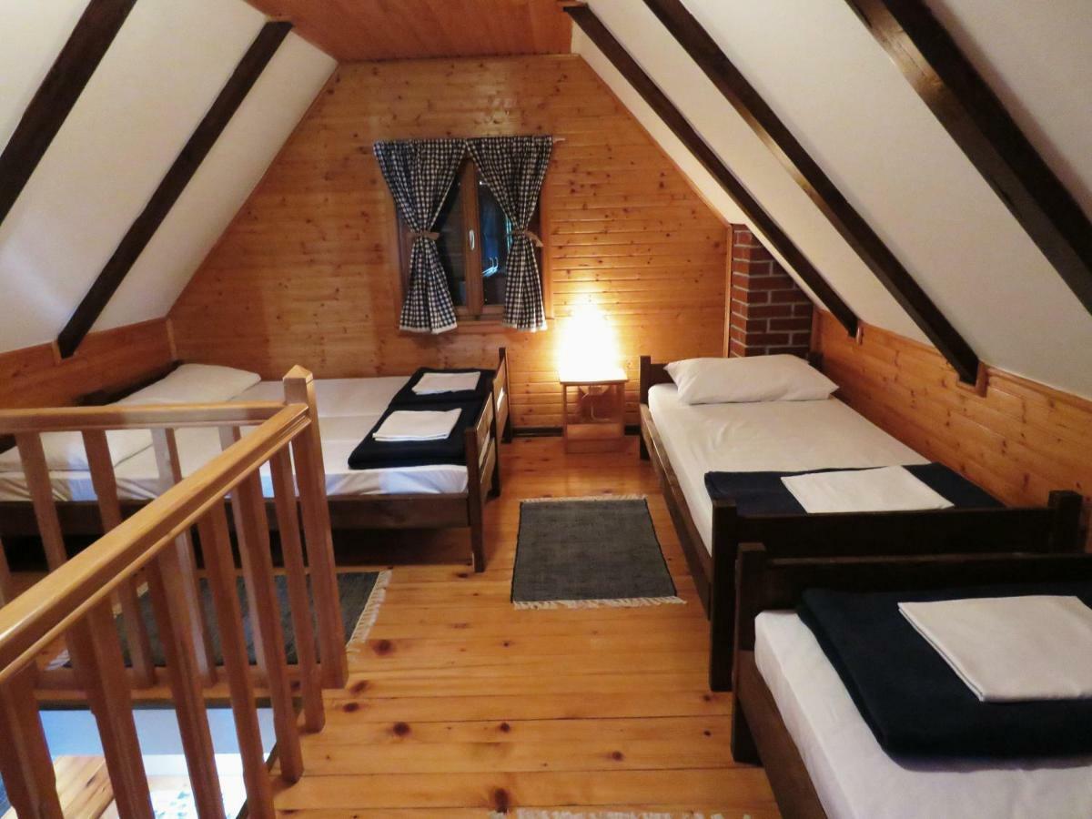 Guesthouse Stefanac Otočac Dış mekan fotoğraf