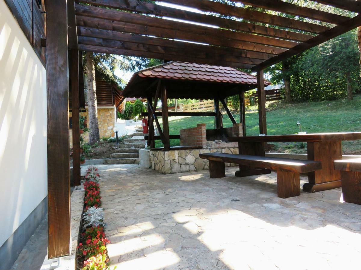 Guesthouse Stefanac Otočac Dış mekan fotoğraf